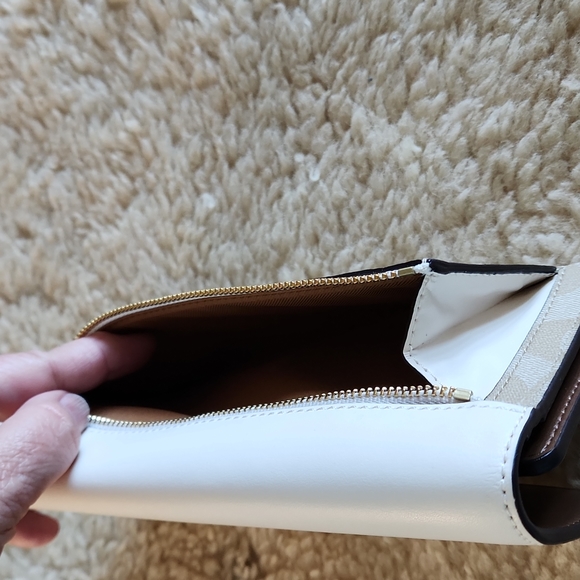 NWOT Coach Signature Tri-fold Long Leather Wallet 🩶🤎🎁 - Picture 5 of 15